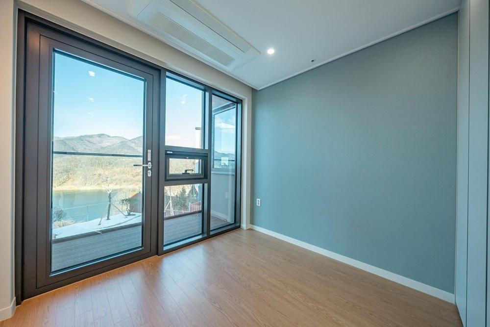 ホテル Jecheon The Shine Cheongpung 部屋 写真