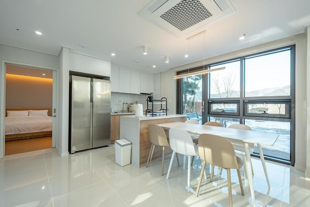 ホテル Jecheon The Shine Cheongpung 部屋 写真