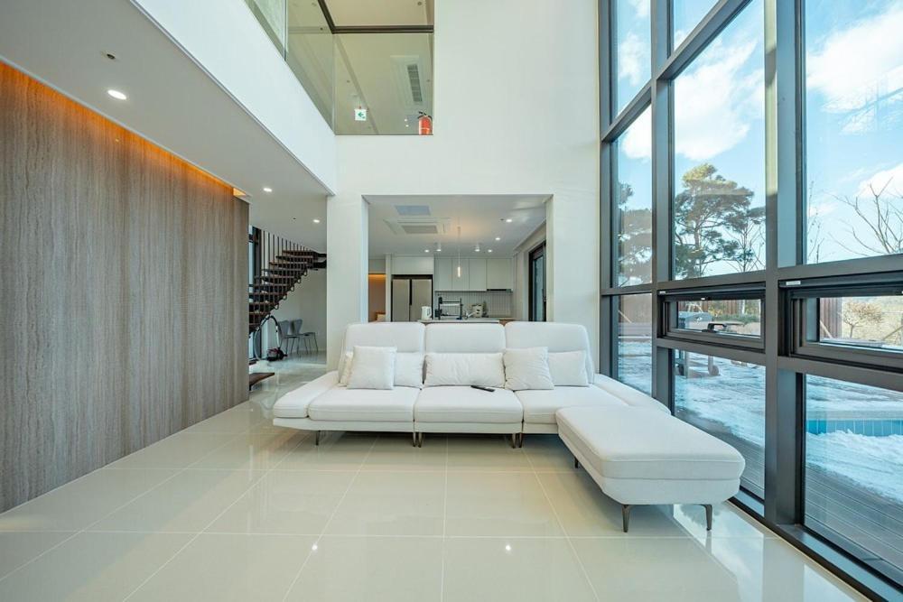 ホテル Jecheon The Shine Cheongpung 部屋 写真