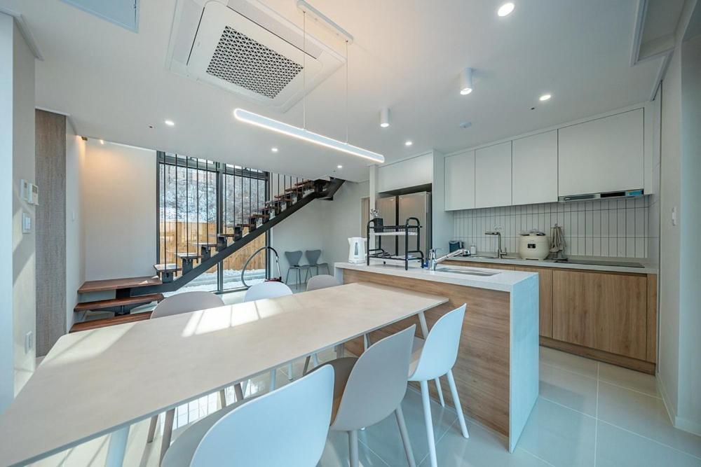 ホテル Jecheon The Shine Cheongpung 部屋 写真