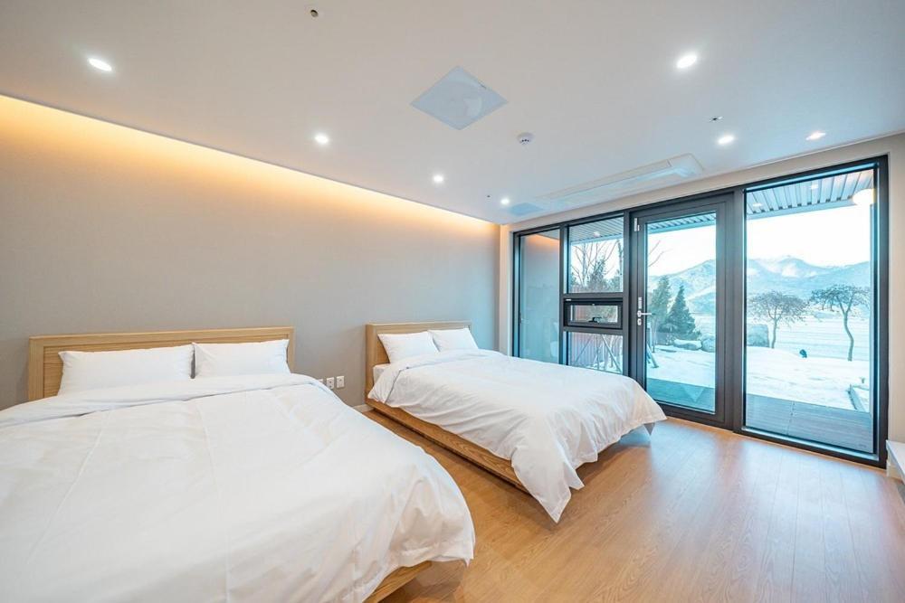 ホテル Jecheon The Shine Cheongpung 部屋 写真