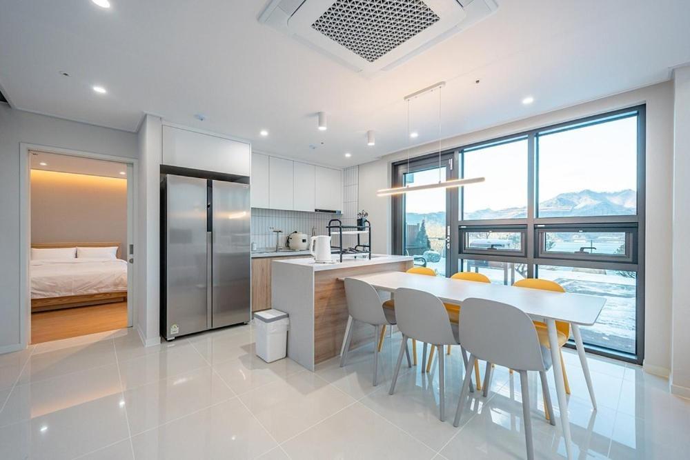 ホテル Jecheon The Shine Cheongpung 部屋 写真