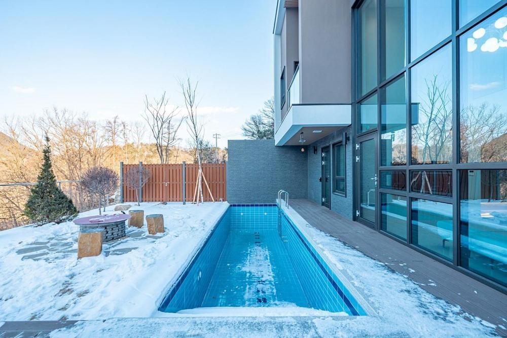 ホテル Jecheon The Shine Cheongpung 部屋 写真